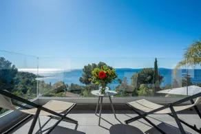 Beautiful villa with sea and pool views. - Image 3