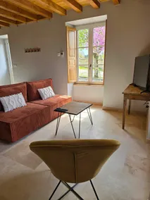 Cottage at the foot of the hill - Image 4