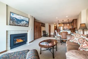 Spacious Seasons Vacation Home Steps To Lift - Image 4