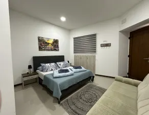 Old Town Gem: Modern Studio with FREE Parking - Image 5