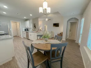 Minutes from downtown Tulsa - Image 3