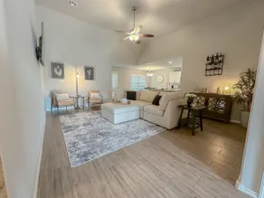 Minutes from downtown Tulsa - Image 4