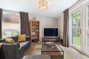 Modern 3BR Flat quick links to LDN & Heathrow - Image 3