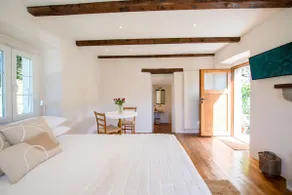 Cosy Rustic house | Views | Free Parking | BBQ - Image 2