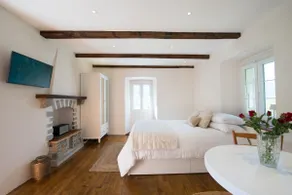 Cosy Rustic house | Views | Free Parking | BBQ - Image 4
