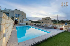 LUX Villa with Private Pool, BBQ & Rooftop Oasis by 360 Estates - Image 2