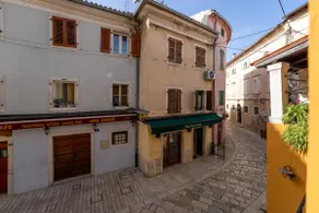 Piazzetta Studio apartment in the historic center - Image 4