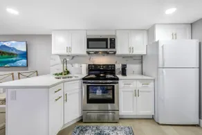 Lux Studio w/ Laundry | Near EWR and NYC | Parking - Image 3