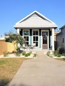 Charming Getaway | 12 minutes to Beach - Image 4