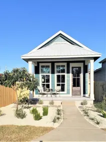 Charming Getaway | 12 minutes to Beach - Image 5