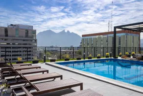Luxurious 2BR Apt King Bed w/Pool + Parking + Gym - Image 2