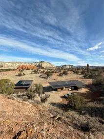 Off-grid Modern Desert Retreat near Bryce Canyon - Image 2