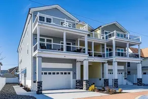 Beach Ball Bliss 1.5 blocks from beach, 3 BR 2.5ba - Image 2