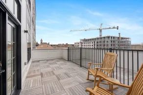 Target 202 - Luxury 2 Bed Over Target - Image 3