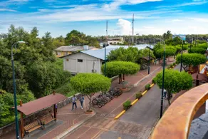 In Downtown Santacruz - Image 4