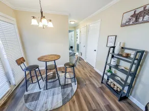 Cozy Family-sized house. Pet Friendly! - Image 2