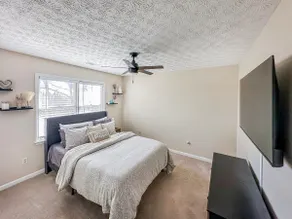 Cozy Family-sized house. Pet Friendly! - Image 3