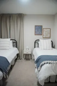 Delightful Avondale Home - Image 2
