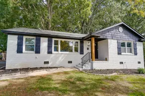 Pet Friendly 3BDR with Hot Tub•Fire Pit •Mini Golf - Image 2