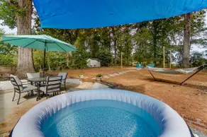Pet Friendly 3BDR with Hot Tub•Fire Pit •Mini Golf - Image 3