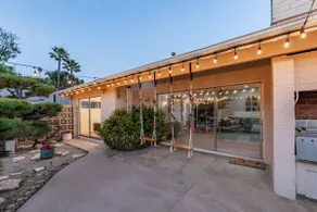 Stylish Sunrise Pool Home 4BD 3BA 10 Min to DTLA - Image 4