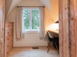 Mt. Hood Retreat on Private Mountain Lake - Image 4