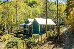 *Tranquil Artists' Retreat w/ Hot Tub* - Image 2
