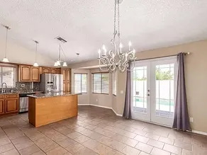Beautiful 3 Bedroom Pool home - Image 4