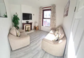 Entire Guest House in Derry 3 Bedrooms sleeps 6 - Image 3