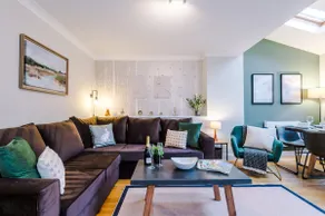 NEW! Incredible Home In Northwich By 53 Degrees Property, Perfect For Groups, FREE Parking! - Image 2