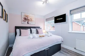 NEW! Incredible Home In Northwich By 53 Degrees Property, Perfect For Groups, FREE Parking! - Image 4