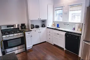 Nice 2 bdr house in WeHo - Image 5