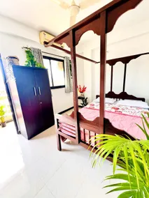 Elegant 2 BHK + Wi-Fi+ Pool & Beach Proximity! - Image 3