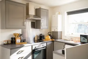 Little Edge: Bright and Modern Central Apartment - Image 2