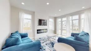 Deluxe 6BR House w/ Private Garden, 2 min to Beach - Image 3