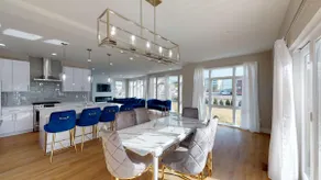 Deluxe 6BR House w/ Private Garden, 2 min to Beach - Image 4