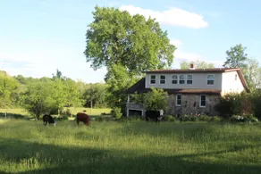 Charming Ozark Farmhouse - Image 2