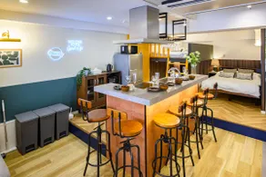 2 mins walk to Cherry Blossom Tree/10 secs to Station, Stylish Room/9 people/5 beds - Image 3