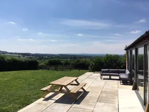 Spectacular countryside retreat - Image 2