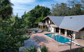 Charming Waterfront Tropical Escape Near Downtown - Image 3