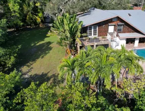 Charming Waterfront Tropical Escape Near Downtown - Image 4