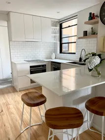 Light filled, spacious apartment - Image 5