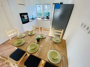 House l 10 Beds l 5 Bedrooms l 4 Bathrooms l WI-FI - Image 2