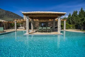 Villa Aodi: Luxury Villa with Pool (8 Guests) - Image 2