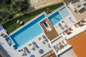 Vellis Residence - Luxury Retreat, 2 Villas & 2 Pools by etouri - Image 5