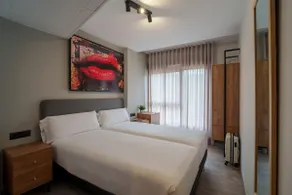 Premium 1-bedroom apartment - Image 2