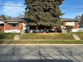 Centrally Located Cozy Duplex - Image 3