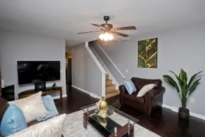 Duplex 1 Home away from home. - Image 3