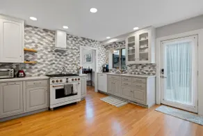 Beautiful Kitchen | Deck | Yard | Salem/Marblehead - Image 4