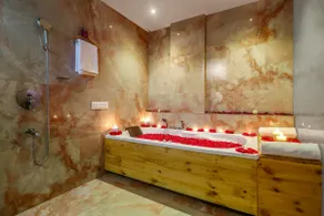 Pink Hawk Hospitality with Jacuzzi & Patio - Image 2